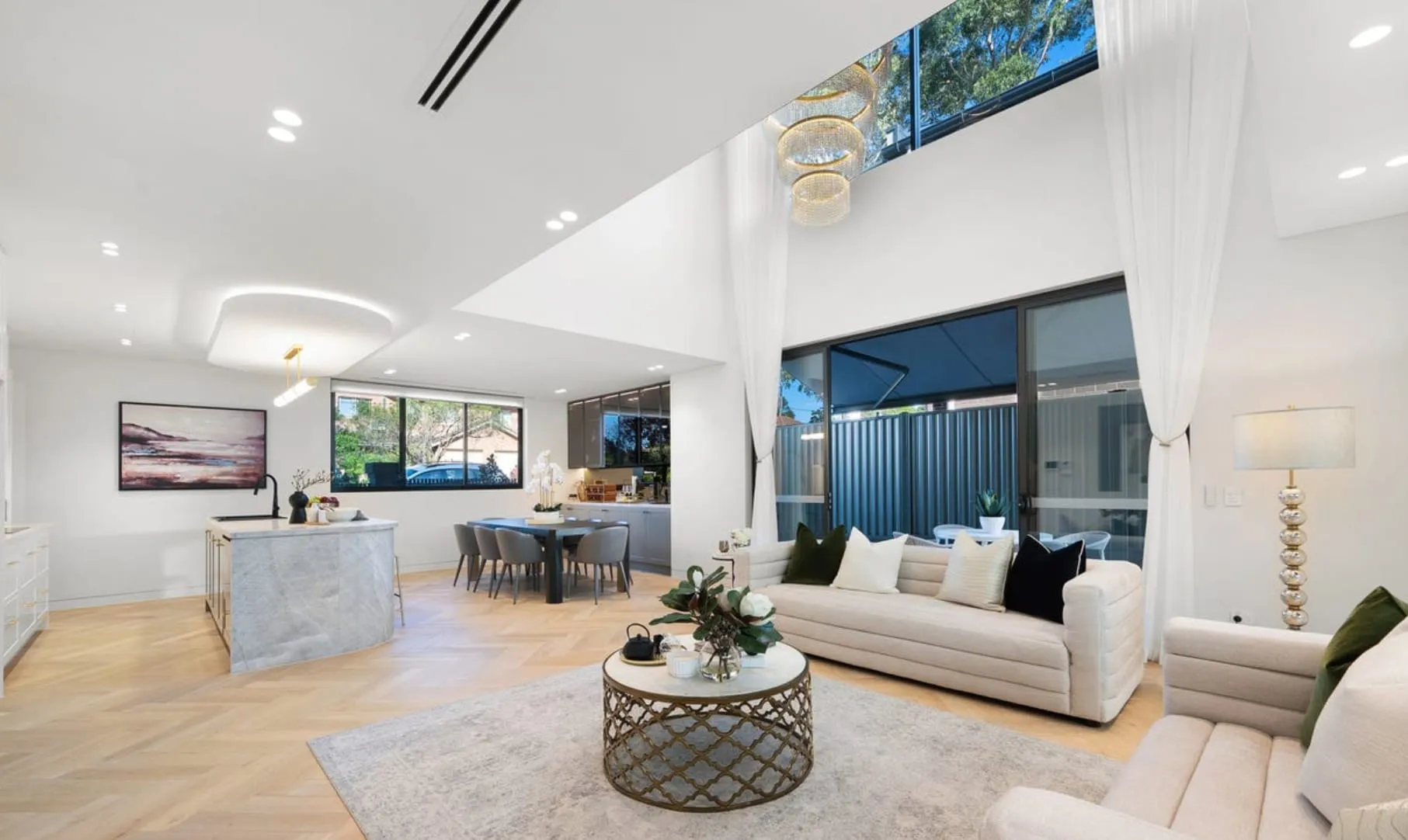 Duplex — Eastwood, photo 2 of 5