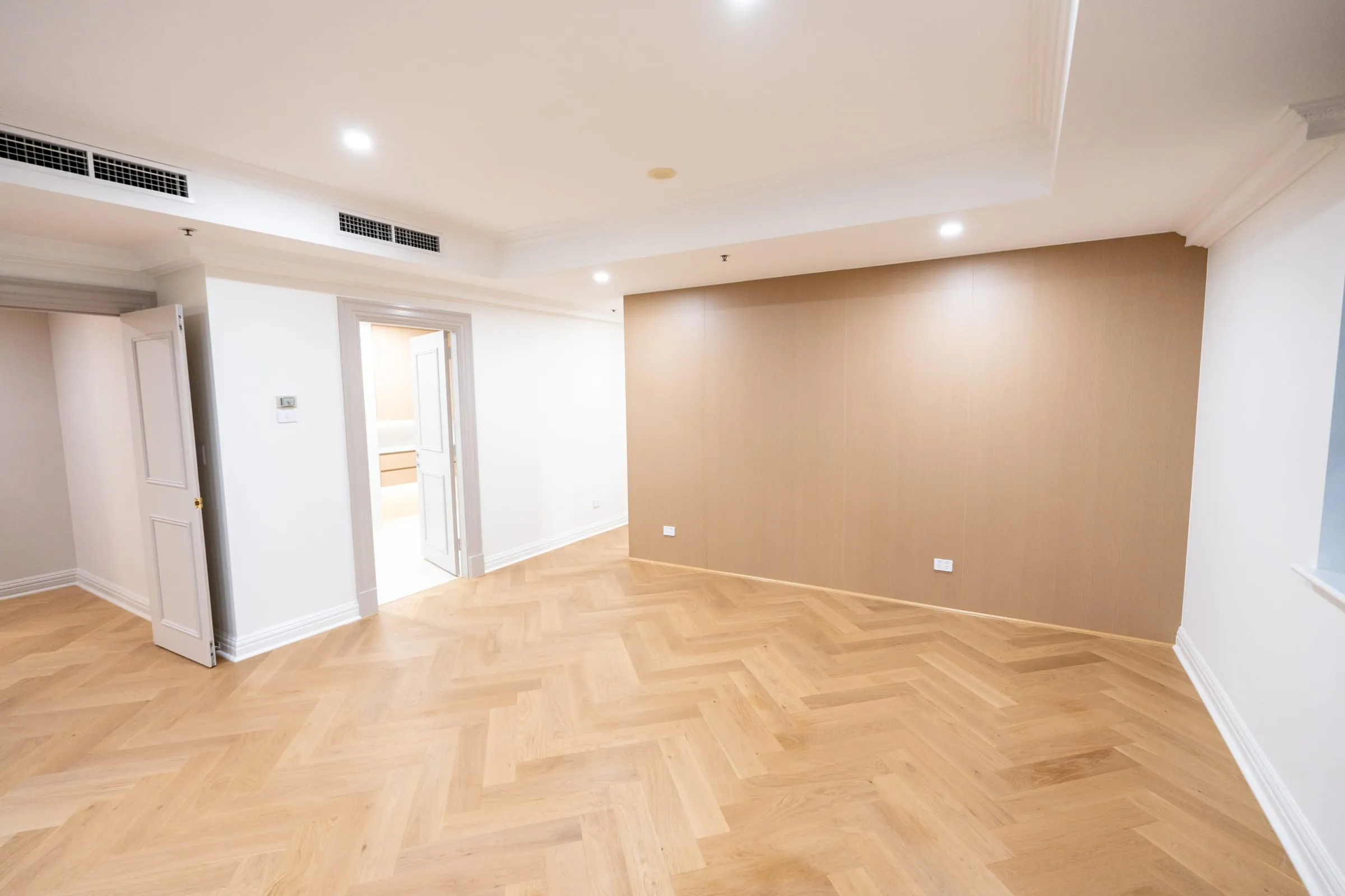 Apartment — Market City, photo 5 of 7